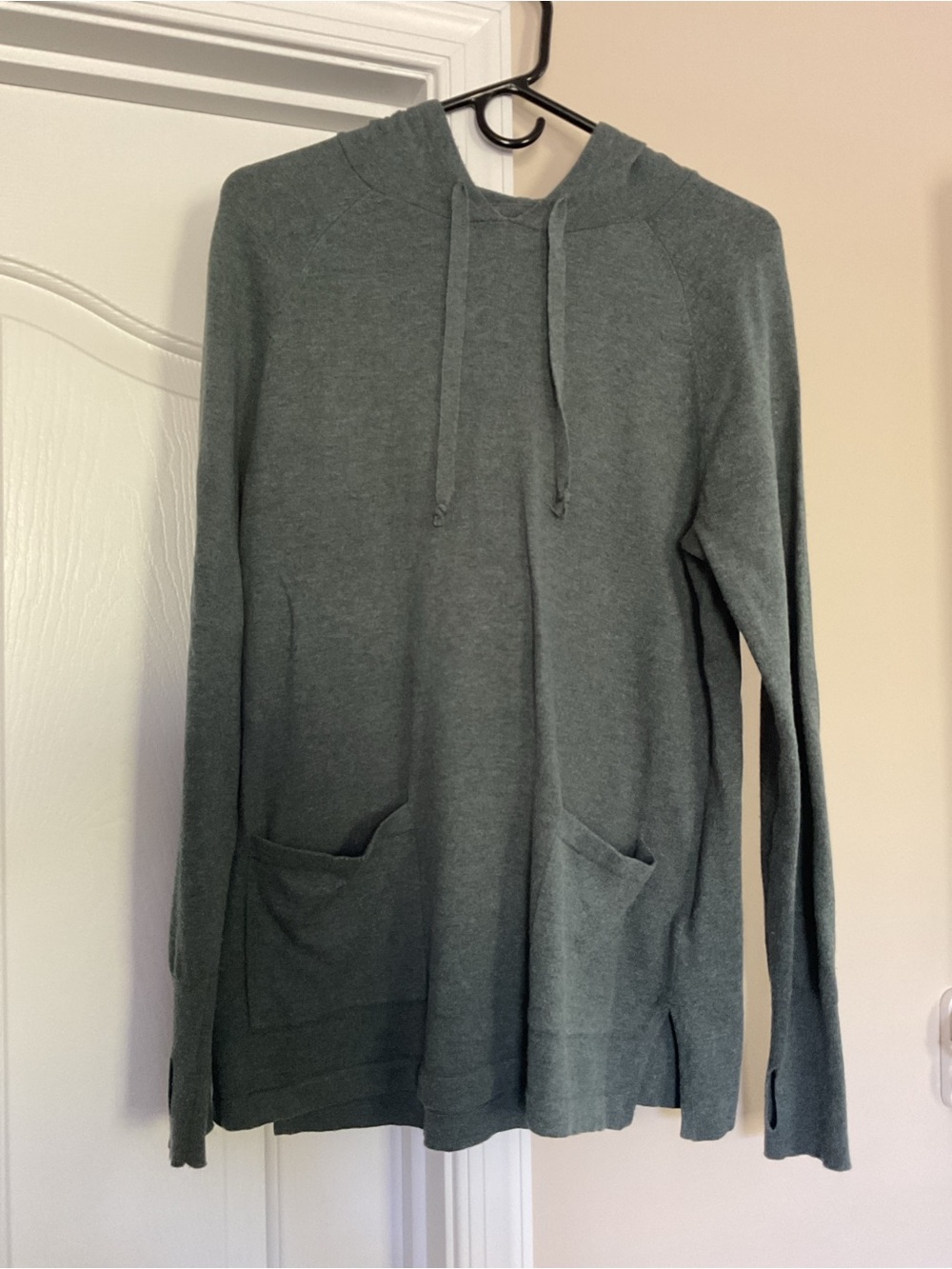 Soft Knit Hooded Scoop Neck Sweater in Heather Green